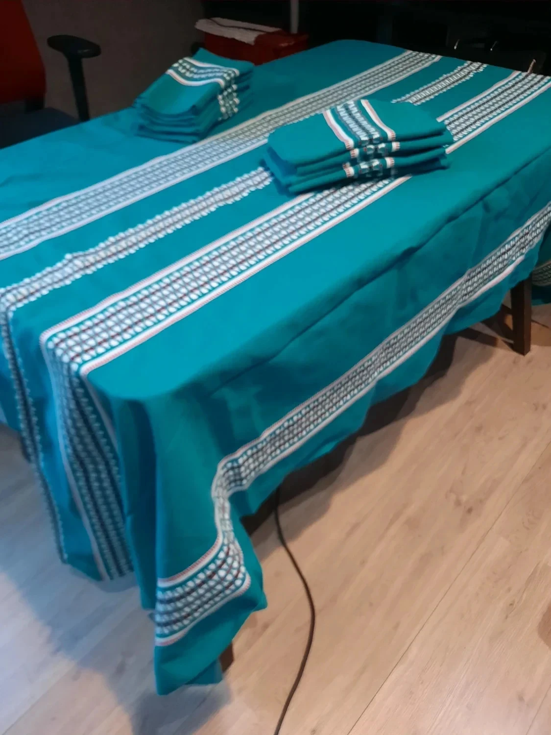 🥀Grande nappe vintage en coton et ses 10 serviettes de table. – photo 3